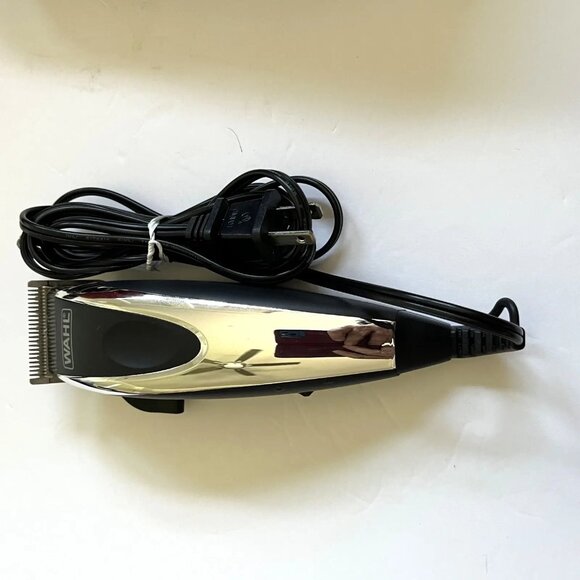 Wahl Clippers Model CMA And 9 Guards/Guide Combs - Picture 2 of 3